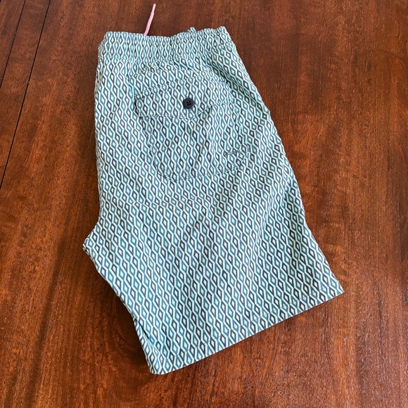 J.Crew Swim 7” Trunks in Maze Print Men’s Medium Drawstring Lined Green Pockets - Picture 8 of 13